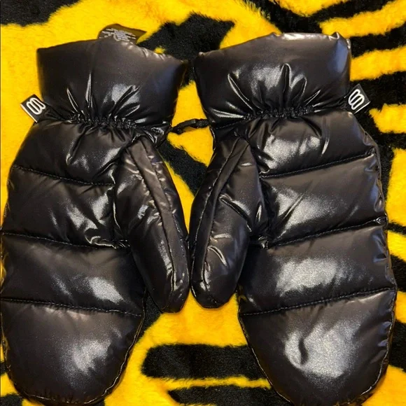 NWOT Shiny Black Puffer Mittens - Picture 2 of 7